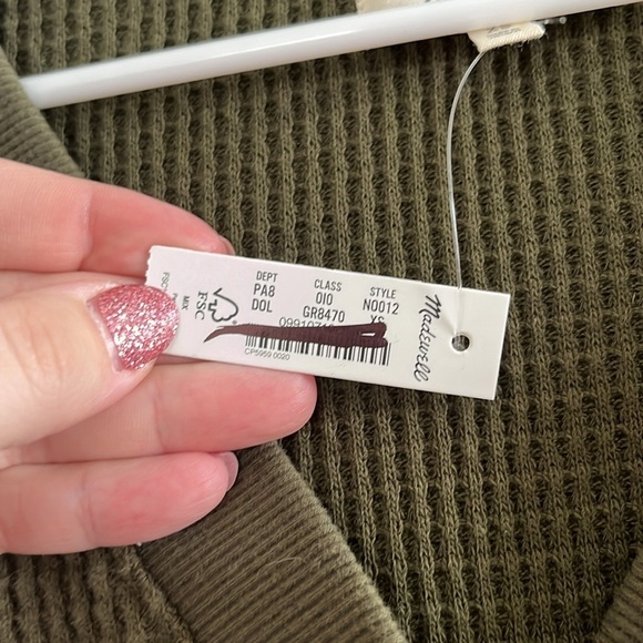 Madewell Brushed Waffle V-Neck Tee - Picture 4 of 7